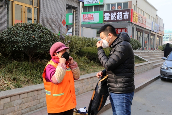 部队军人口罩_戴口罩军人照片(2)