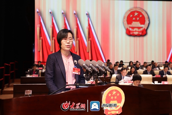 书记王世波出席会议日照市东港区第十八届人民代表大会第四次会议现场