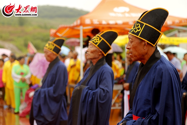 迎龙祈雨仪式现场