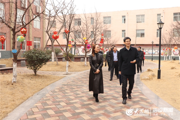 日照市教育局党组成员总督学石磊莅临莒县第一实验小学调研指导工作