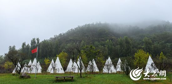 秋雨临镜 烟雨迷蒙黑虎山