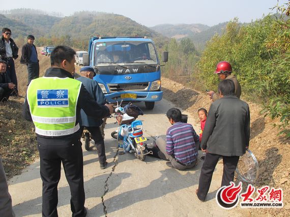 14岁货车骑车1带人撞上迎面资讯美女明星中分,v货车新闻,女孩图片