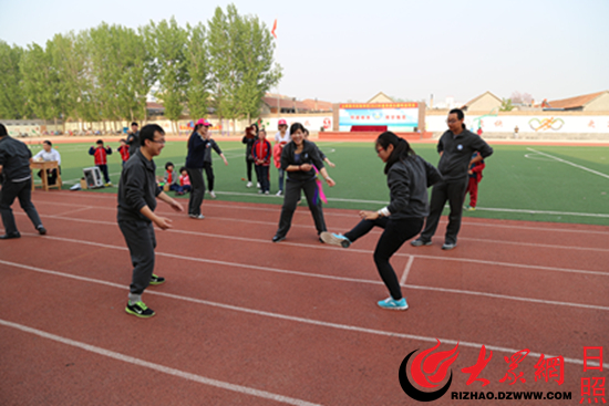 日照香河实验学校举行春季趣味运动会图片