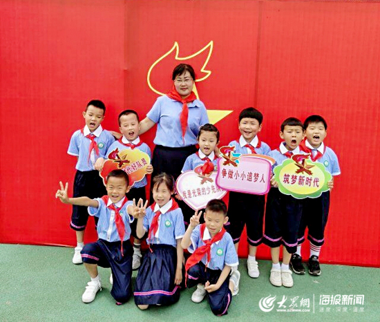 我与祖国共成长,争做小小追梦人