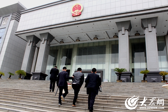 把脉执行难铁腕惩失信 东港法院今晨抓老赖