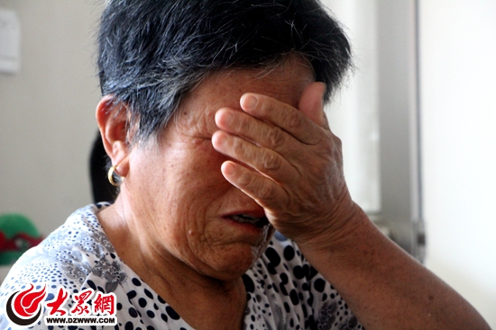 王庆奶奶徐美兰用泪水表达对生活的无奈 王庆奶奶徐美兰用泪水表达对生活的无奈