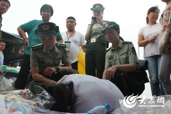 建軍節到來 日照三名女警花組成女子出警組 閃靚海邊