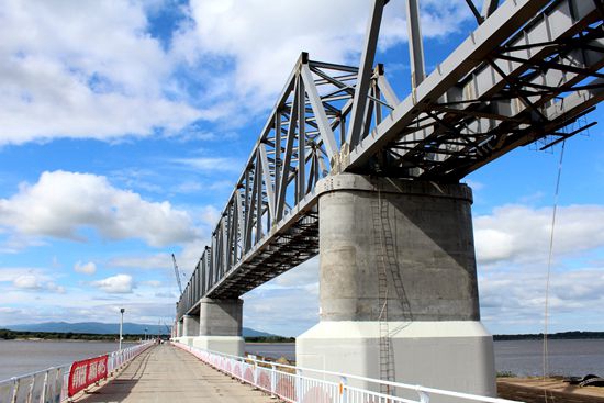 同江中俄跨江铁路大桥图片